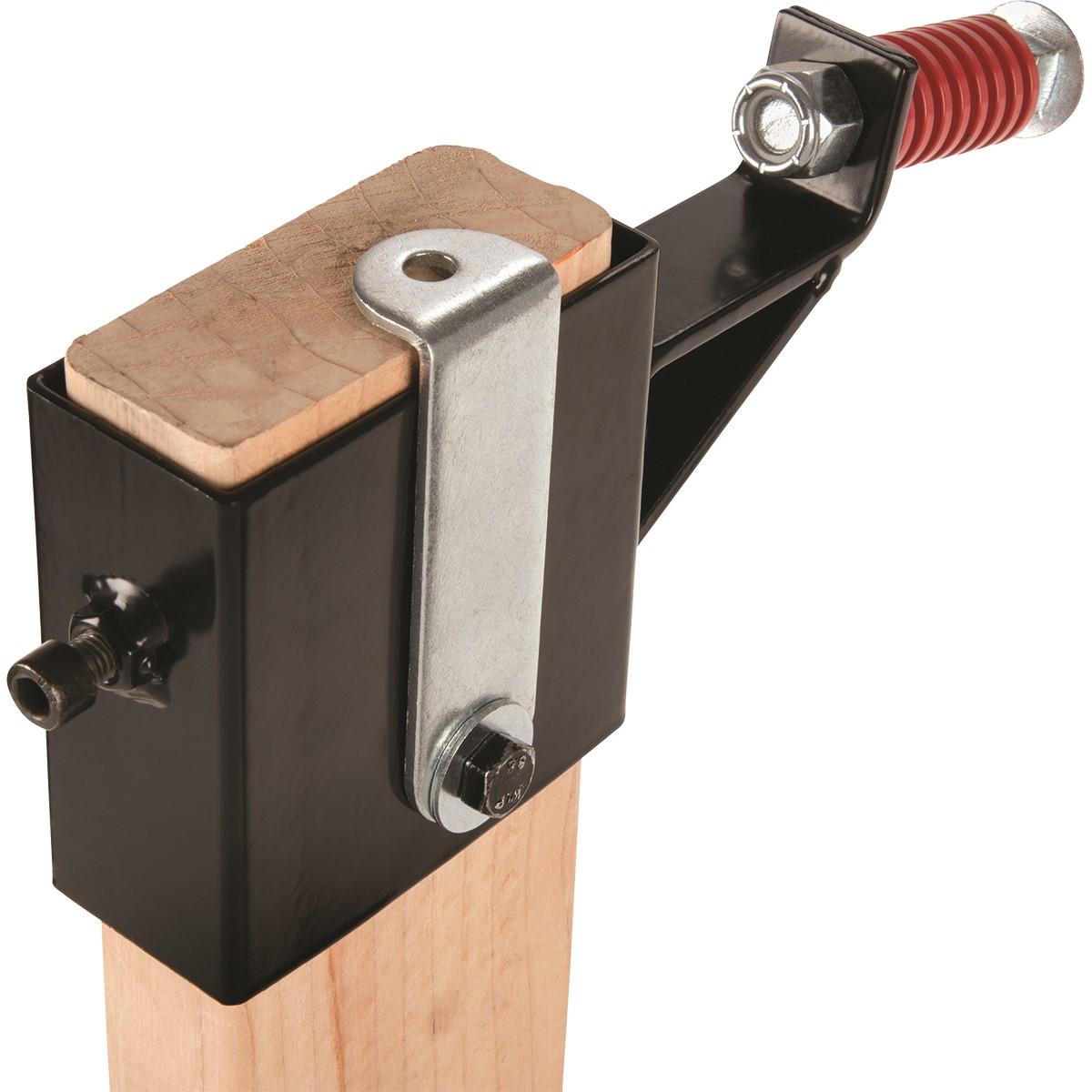 Allen EZ Aim Gong Hanger with Recoil Spring for 2x4 Picture of The Allen Company Inc. ALLEN EZ AIM GONG HANGER WITH RECOIL SPRING FOR 2 X 4