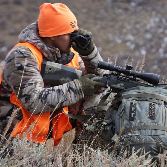 Crimson Trace Horizonline 2000 Laser Rangefinder 7x22 Illuminated Black Picture of Crimson Trace Corporation Horizonline 2k Rangefinder