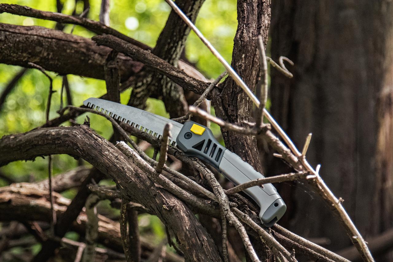 Hawk Wood Saw 7" Blade Grey Picture of Gsm Hawk 8.25in Saw / SK5 High Carbon Steel Blade w/ 3 opening positions