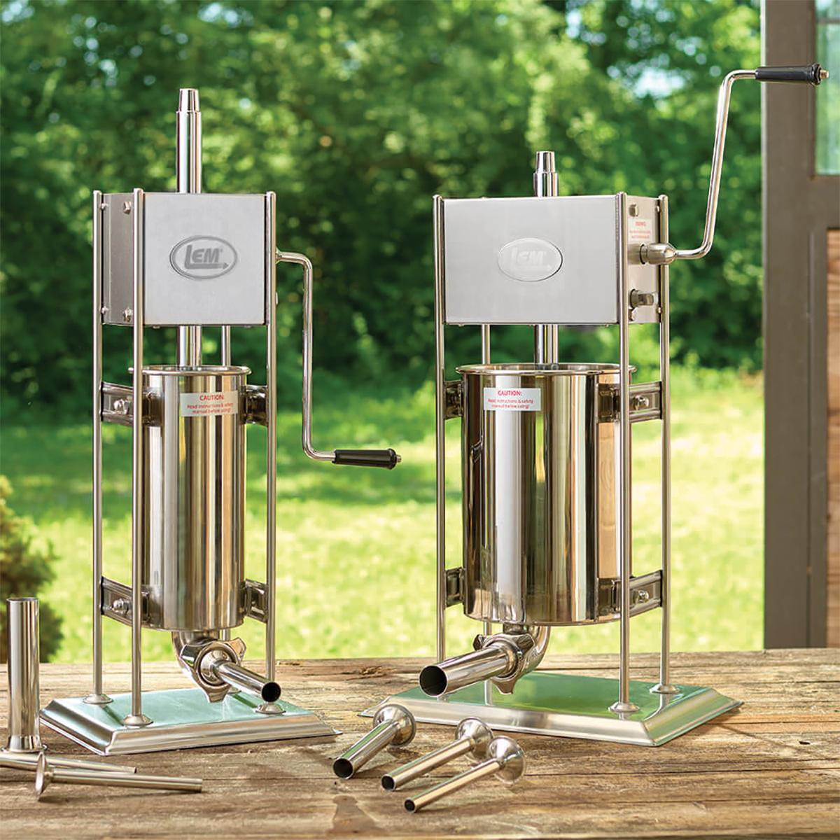 LEM Products Big Bite Dual Gear Vertical Sausage Stuffer - 25 lb. Picture of LEM Products LEM Products Big Bite 25lb Stainless Steel Vertical w/2 Speeds