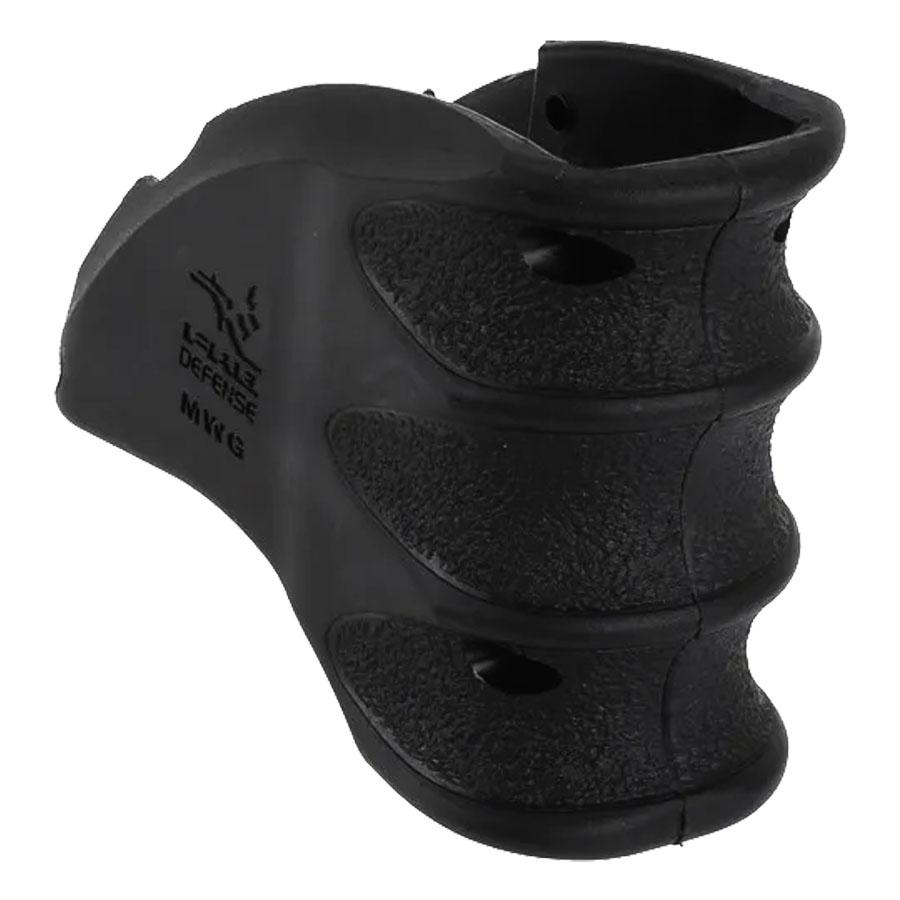 Mako Group Magazine well Grips for AR-15 Picture of FAB DEFENSE INC. FAB Defense Magazine Well Grip for AR 15/M4/M16 Black