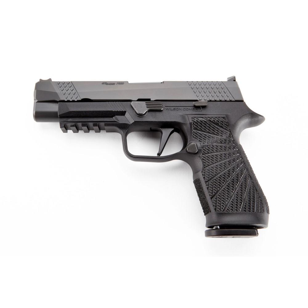 Wilson Combat/SIG P320 Full-Size Handgun 9mm Luger 17rd Magazines (2) 4.7" Barrel Black Grip Module Action Tune Straight Trigger Picture of Wilson Combat SIG/Wilson Combat P320 FS 4.7in 9mm Black w/ Straight Trigger 17rd Mags