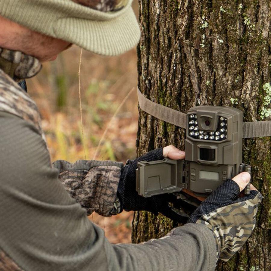 Bushnell SpotOn Low Glow Trail Cameras 18MP 2/pk Picture of Bushnell BUSHNELL SPOT ON 2 PACK (BLACK FRIDAY SPECIAL) TRAIL CAMERA