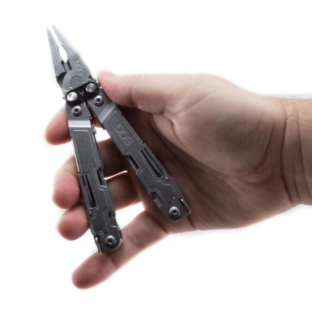 SOG Poweraccess Multi-Tool Silver Picture of Sog Specialty Knives Inc. SOG POWERACCESS MULTI-TOOL