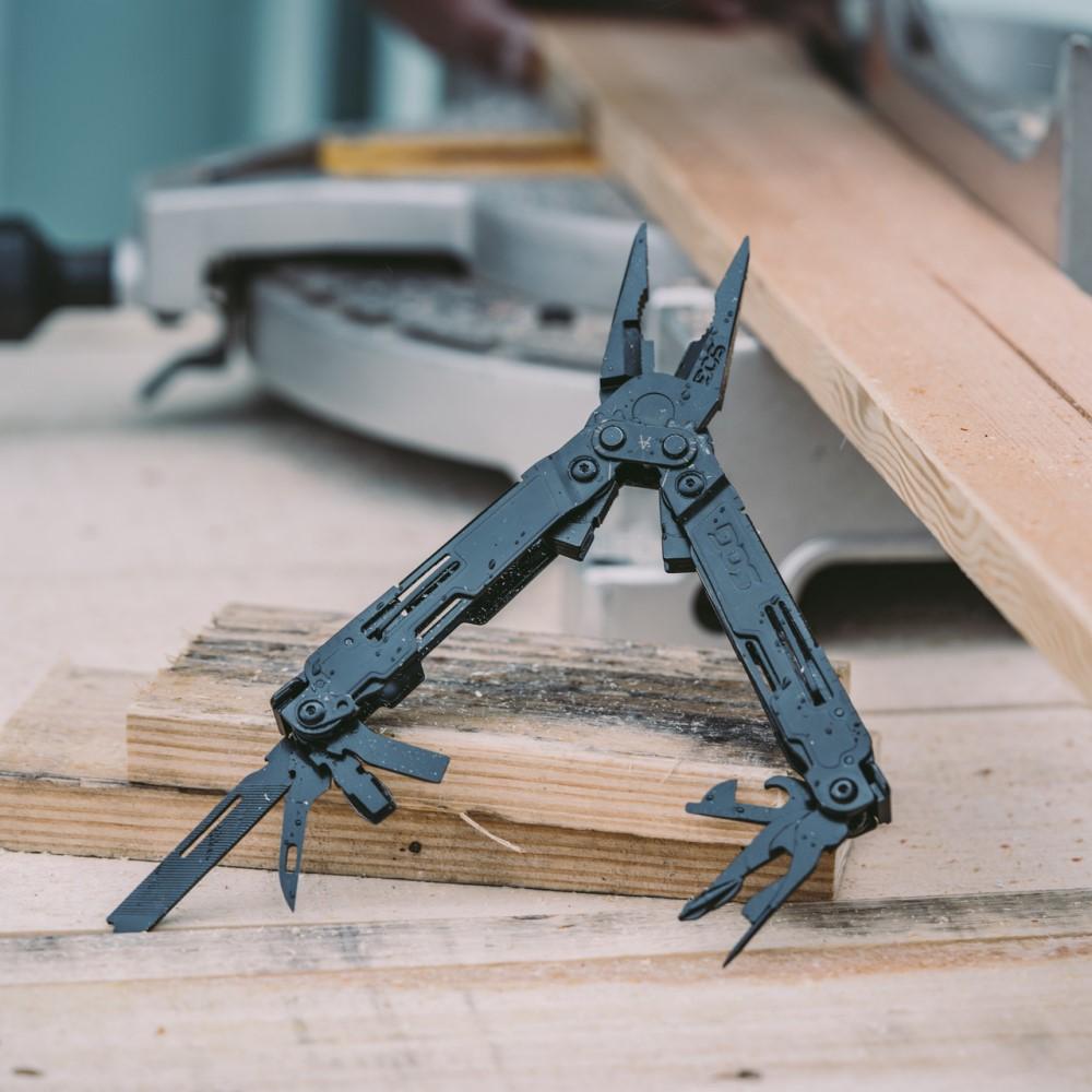 SOG Poweraccess Multi-Tool Black Picture of Sog Specialty Knives Inc. SOG POWERACCESS (BLACK) MULTI-TOOL