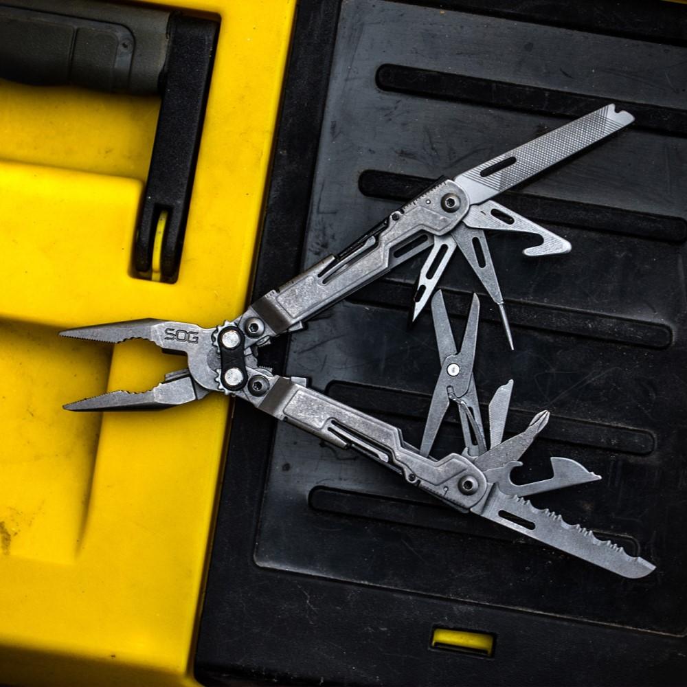 SOG Powerpint Multi-Tool Silver Picture of Sog Specialty Knives Inc. SOG POWERPINT - BEAD BLAST MULTI-TOOL