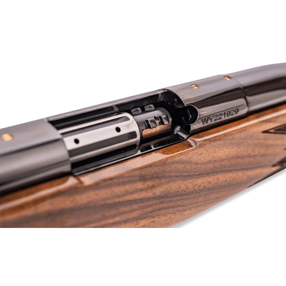 Weatherby Mark V Deluxe Varmintmaster Rifle 224 Wby Mag 4rd Magazine 24" 1/2x28 Threaded Barrel Walnut Picture of Weatherby Weatherby Mark V DLX VRMNTR 224WBY 24" THRDED Gloss Blue Walnut Stock