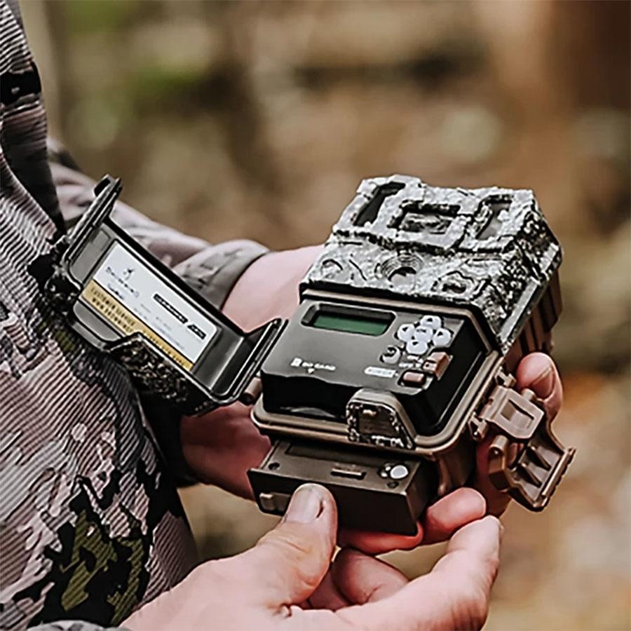 Browning 4E40 Command Ops Trail Camera 32GB Picture of Prometheus Group Llc/Browning Camera Browning Trail Camera - Command Ops Elite 40MP