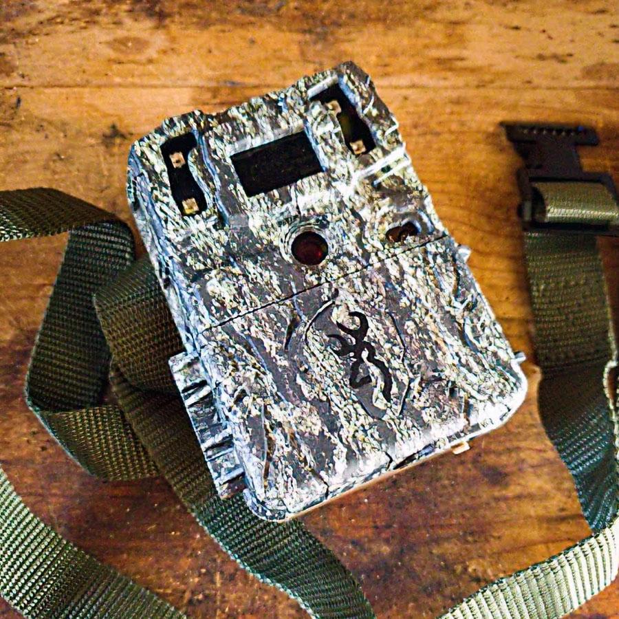 Browning 4E40 Command Ops Trail Camera 32GB Picture of Prometheus Group Llc/Browning Camera Browning Trail Camera - Command Ops Elite 40MP