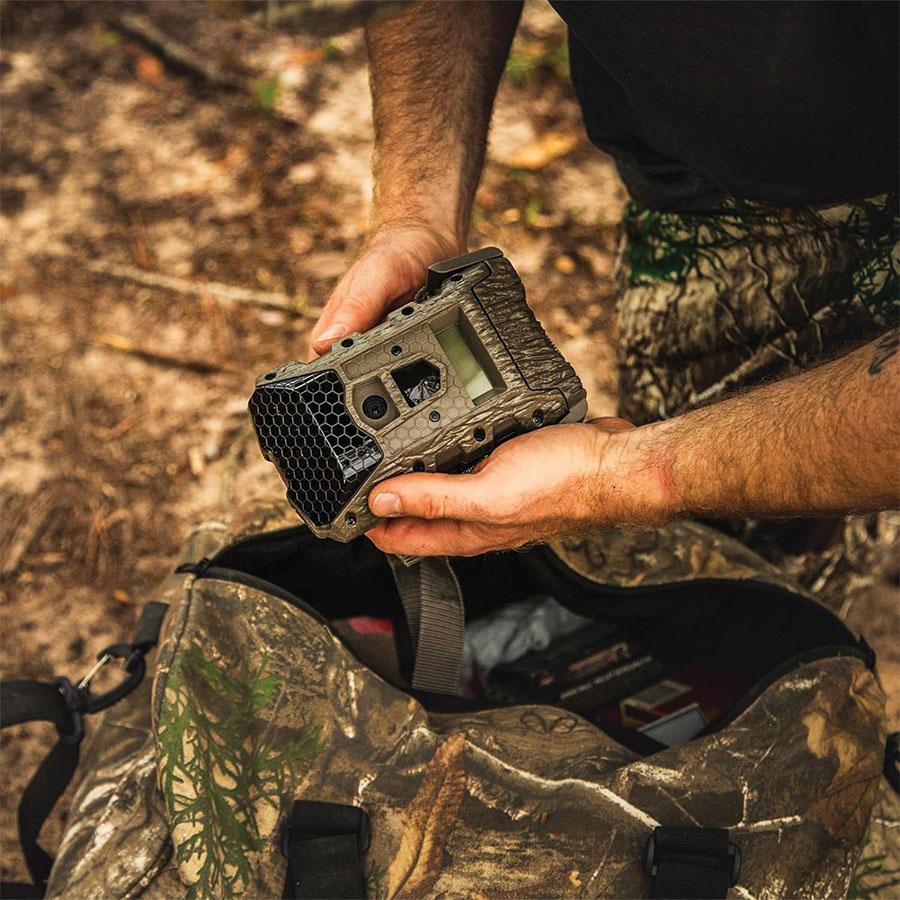 Wildgame Innovations Wraith Family & Friend Sharable Trail Camera 18MP IR Brown Picture of Gsm Wildgame Innovations WRAITH Trail Camera 18MP IR (WR18I8-21)